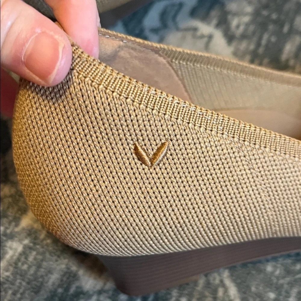 Vivaia womens Almond-Toe Wedge (Tamia Wedge Pro) size 43 US 11